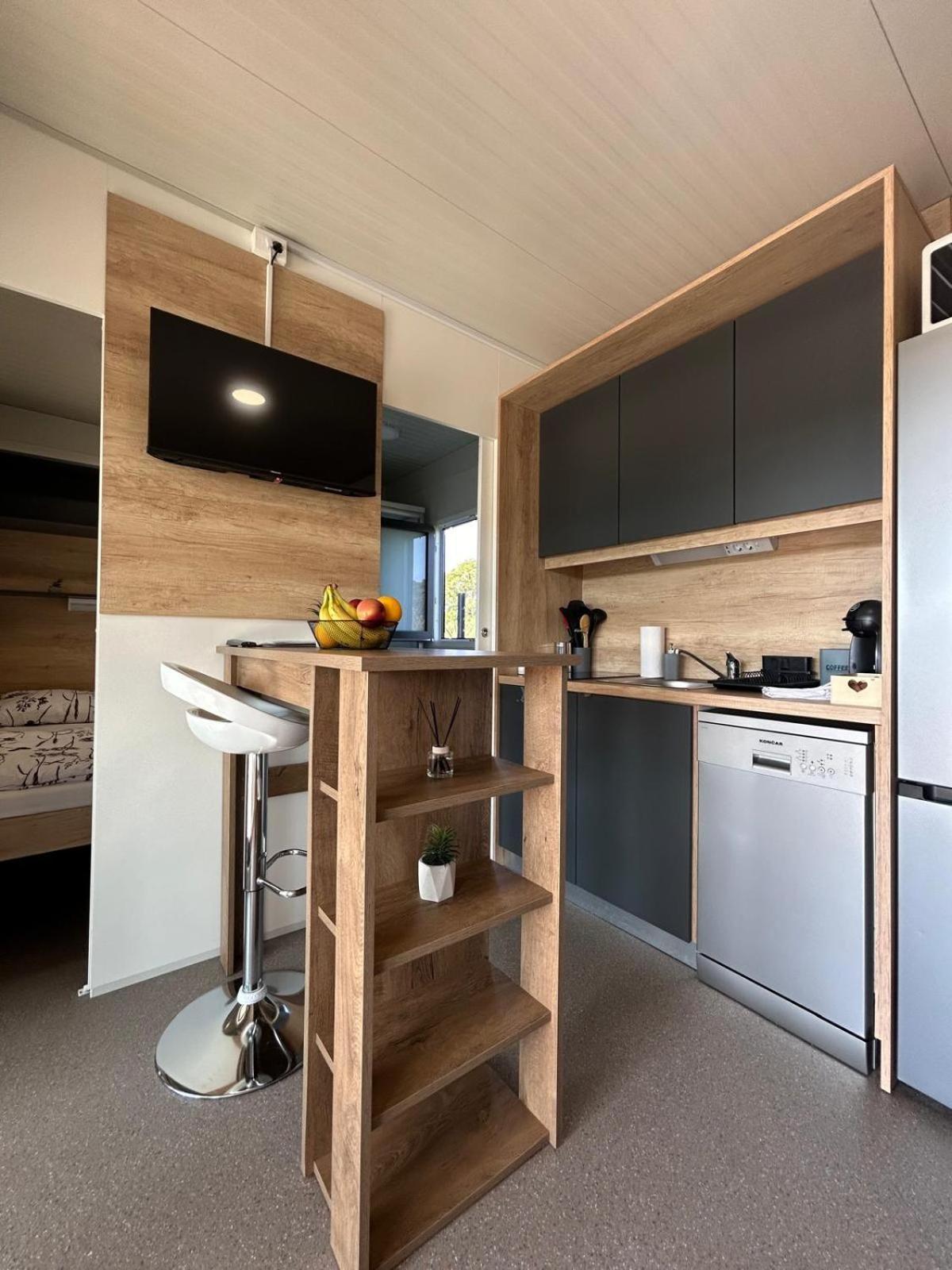 Mobile Home Vilmaris Pakostane Bagian luar foto